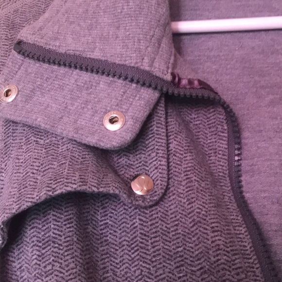 Womens Lululemon sweater/jacket EUC only wore handful of times if that many. - Picture 4 of 10